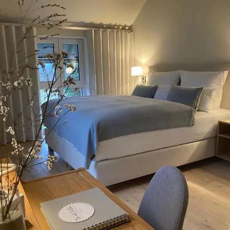 De Ole -swalbennest * Lütjenholm