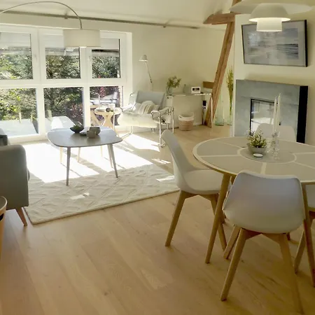 De Ole -swalbennest * Lütjenholm